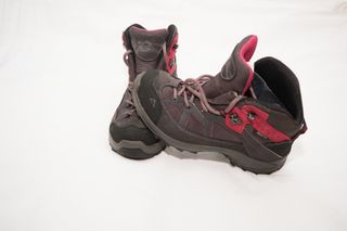 Botas de montaña MC Kinley 