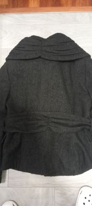Chaquetón negro de Zara