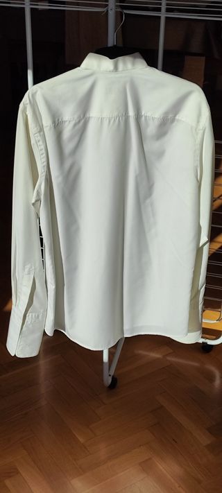 Camisa cuello pajarita 