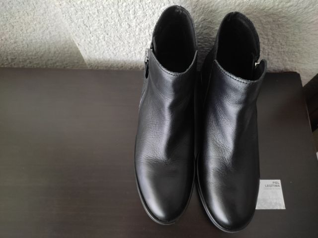 Botas piel T38 NUEVAS
