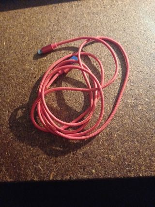 Cable USB rojo