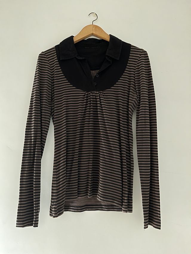 CAMISETA NEGRA Y GRIS DE MANGA LARGA