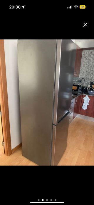 Nevera y congelador Whirpool color plata