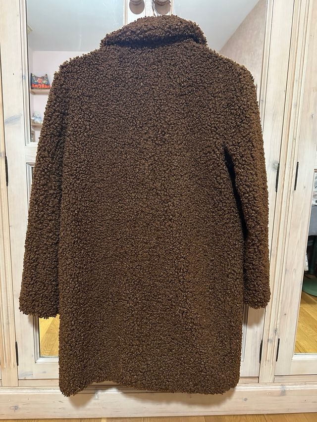 Abrigo pelo marrón Zara
