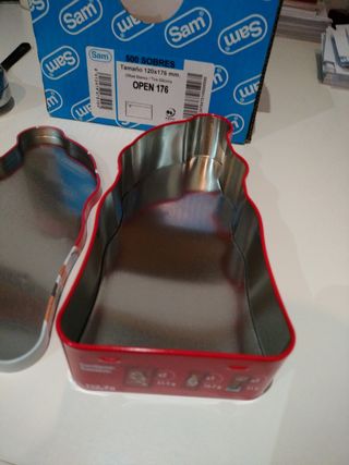 Caja metálica Kitkat