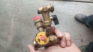 Válvula llenado ferroli