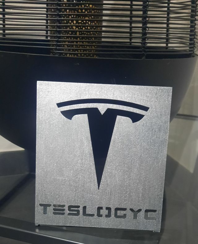 Fermarcate Design Tesla in Ferro Zincato