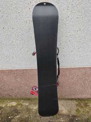 Tabla snowboard con fijaciones