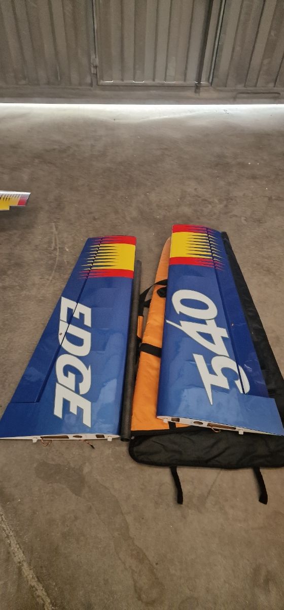 Avion rc Edge 540 montado