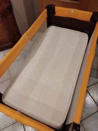 Cuna parque de viaje JANÉ con colchón