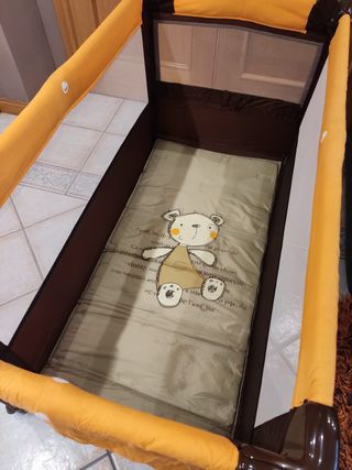 Cuna parque de viaje JANÉ con colchón