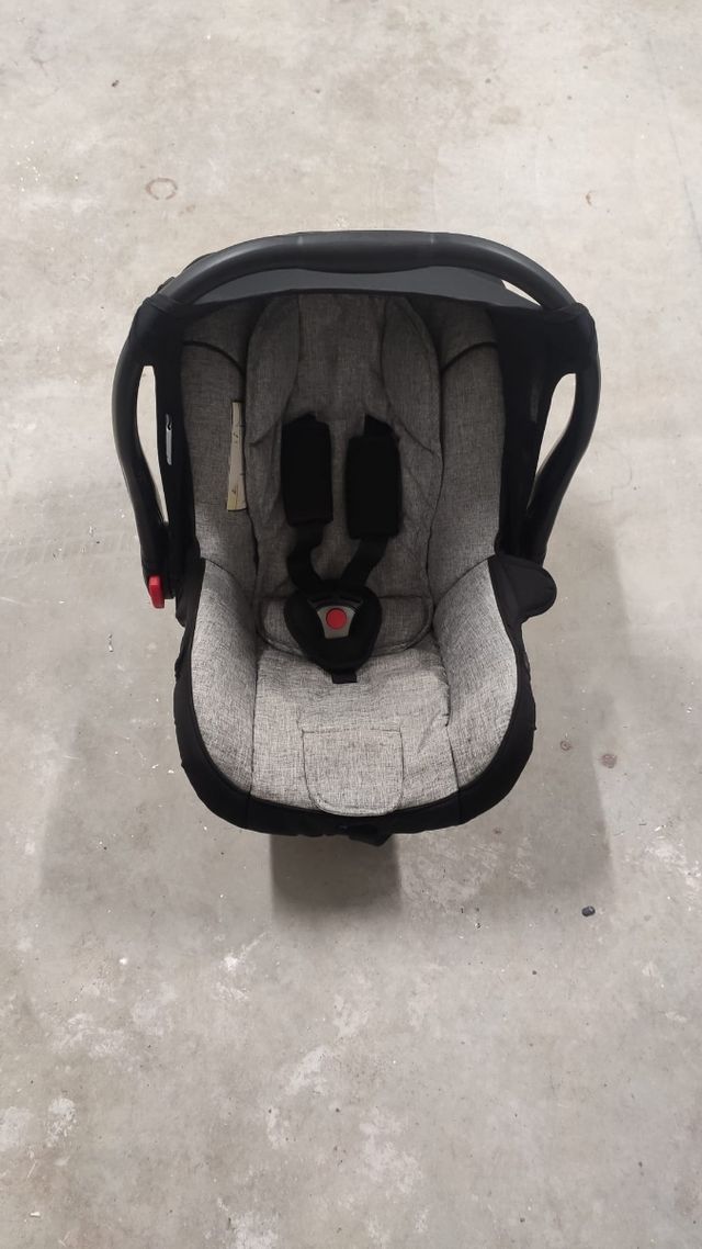 Carrito de bebe tres piezas.