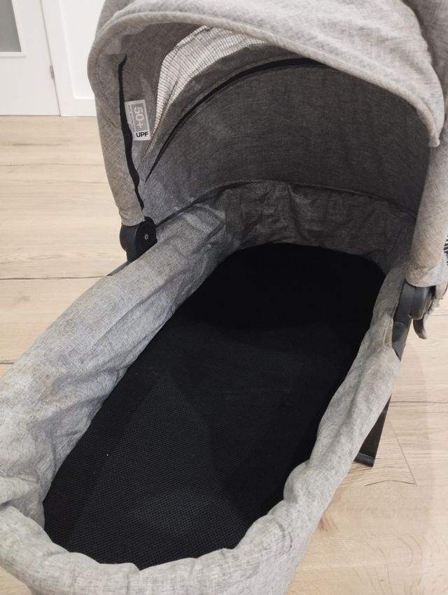 Carrito de bebe tres piezas.