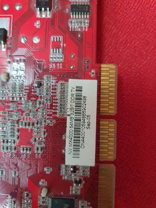 Tarjeta gráfica Nvidia Geforce4 MX 4000 AGP 8x