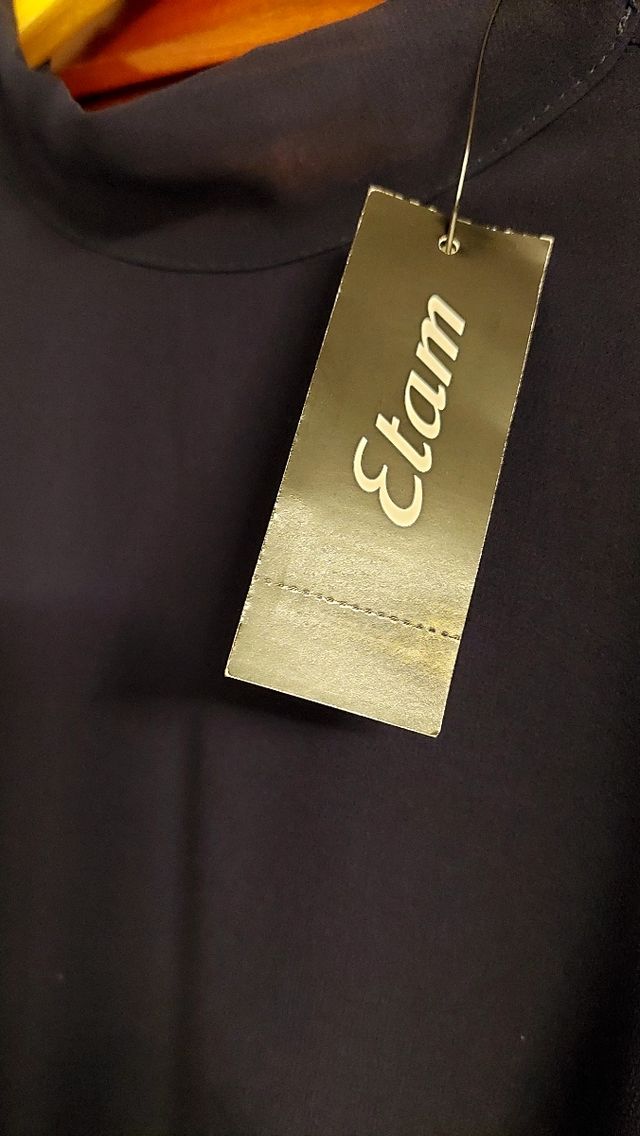 Vestido sin estrenar.