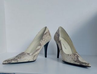 ZAPATOS TACON. PIEL SERPIENTE. T40
