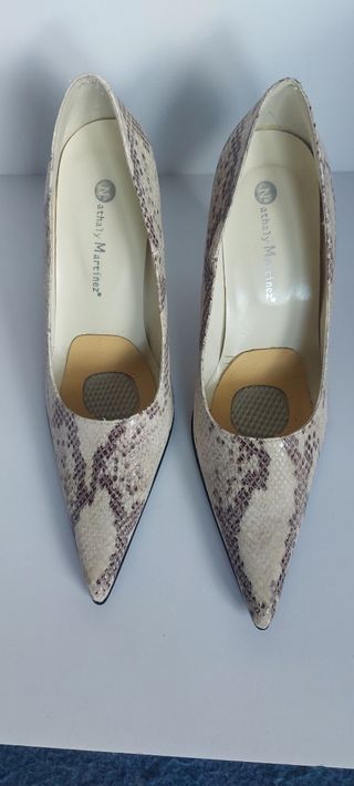 ZAPATOS TACON. PIEL SERPIENTE. T40