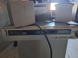 home cinema con DVD y subwofer"Homeee" un cinema e