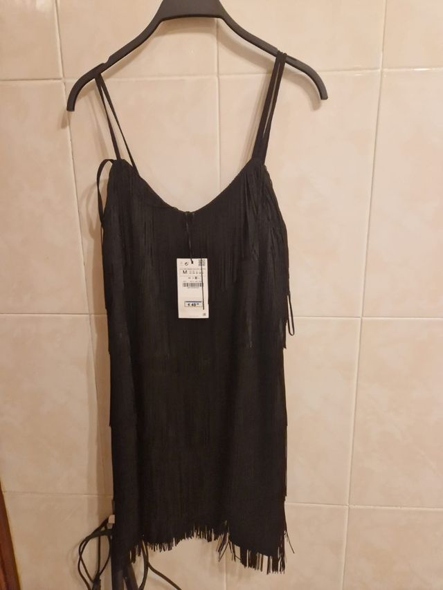 Vestido negro Zara