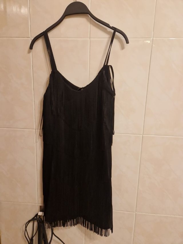 Vestido negro Zara