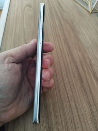 Samsung S8 plus, va el teléfono solo, con caja