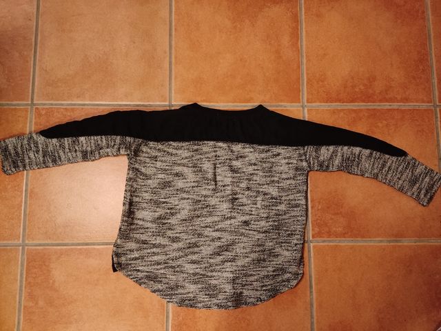 Jersey gris con hilo plateado