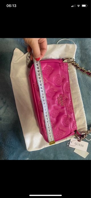 Borsa chic fucsia GUESS