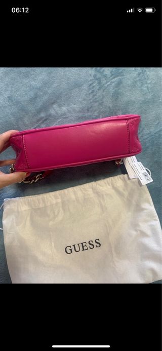 Borsa chic fucsia GUESS