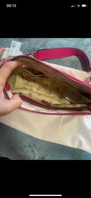 Borsa chic fucsia GUESS