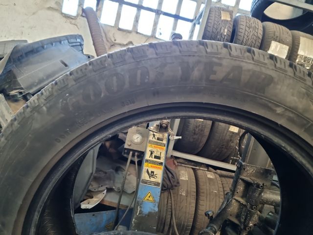 215/55R18-99V