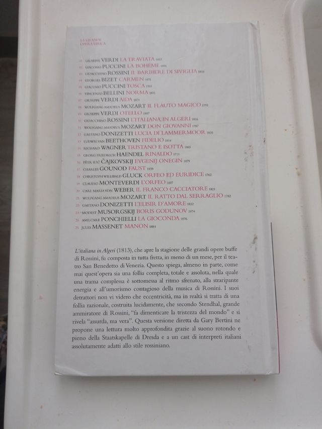 Libro,con dos CDs de ópera