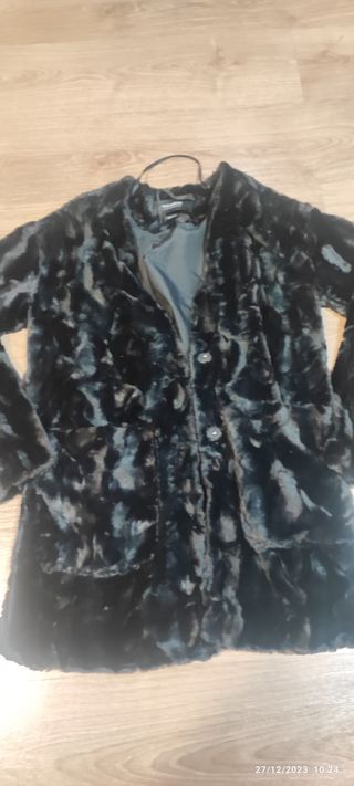 Abrigo de peluche pull and bear talla xs