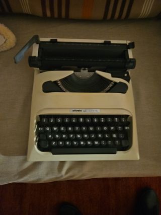 Maquina de escribir olivetti