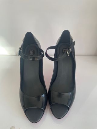 sandalia tacón peeptoes