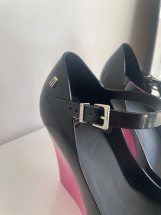 sandalia tacón peeptoes