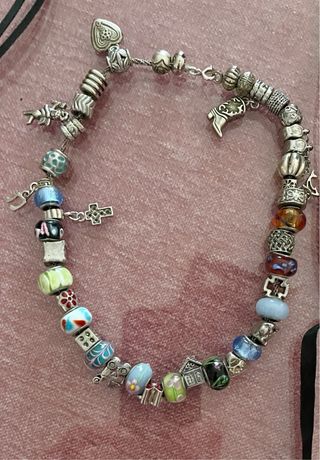 Gargantillas,collares y pulseras