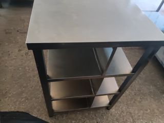 MESA DE ACERO INOXIDABLE CON 3 BALDAS 1,9M