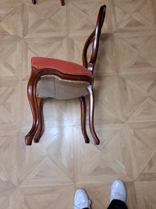 Tavoli e sedie da pranzo in mogano