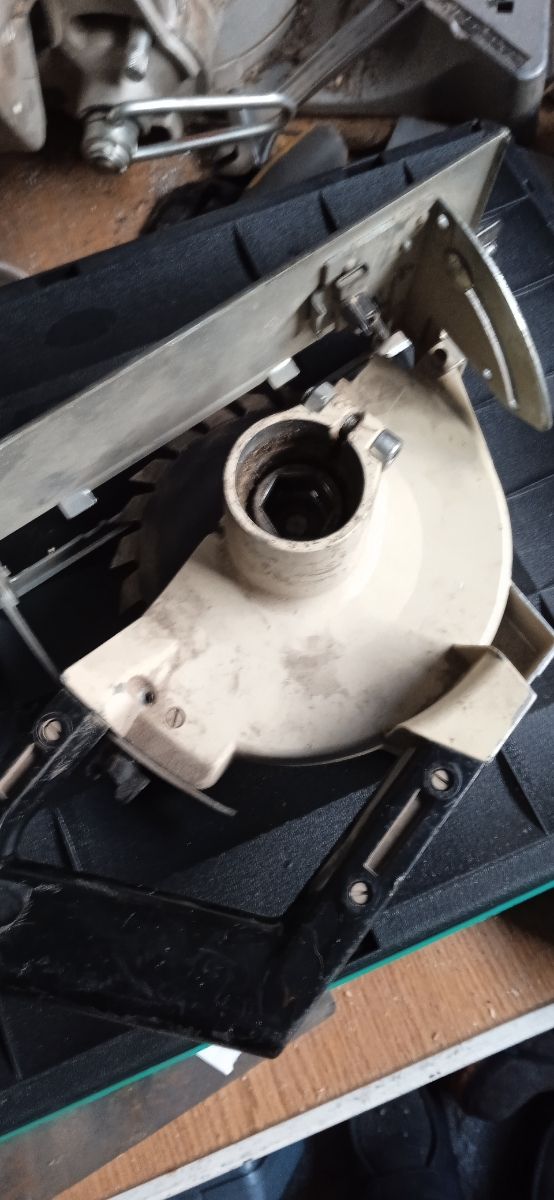 Sierra para acoplar un taladro