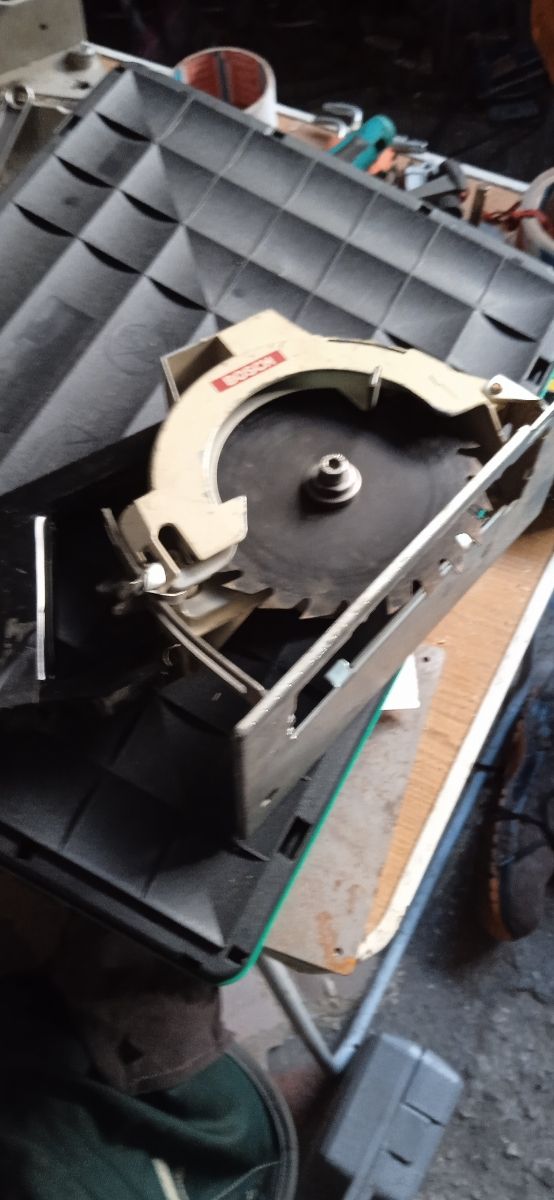 Sierra para acoplar un taladro