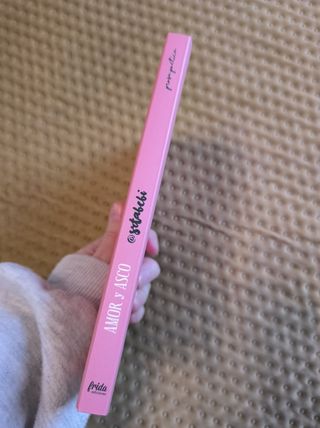 Libro Amor y asco de @Srta Bebi