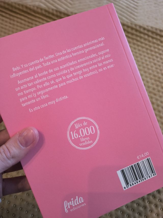 Libro Love and Disgust di @Srta Bebi