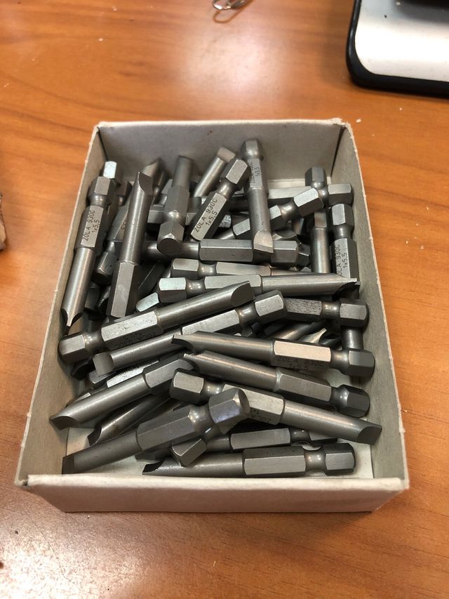 puntas planas 1/4” 1,0x5,5x50