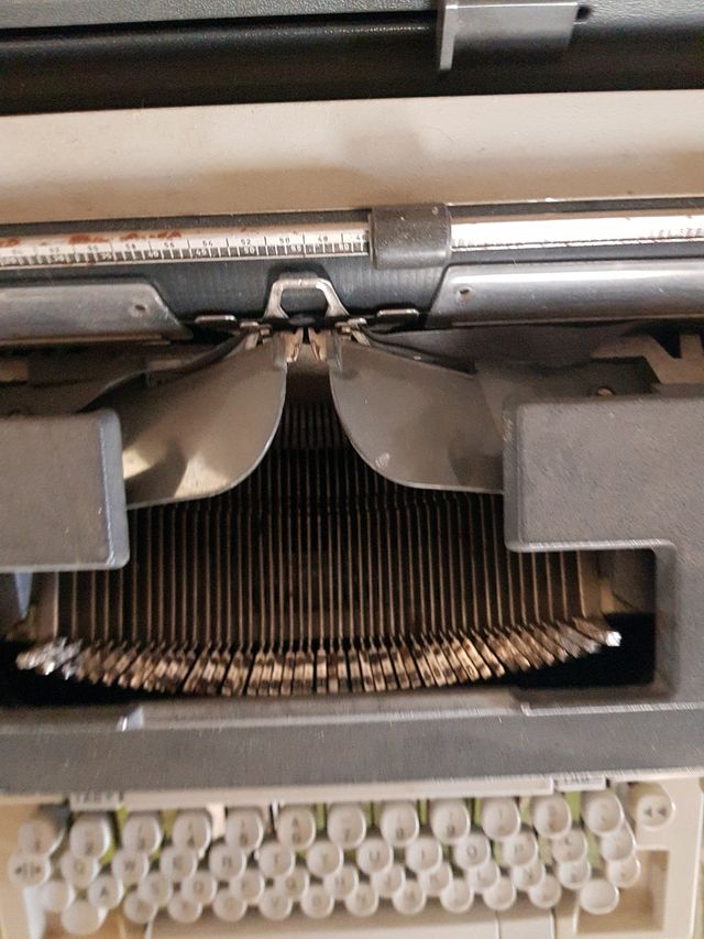 Maquina de escritura Olivetti