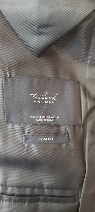 Traje para joven con camisa incluida