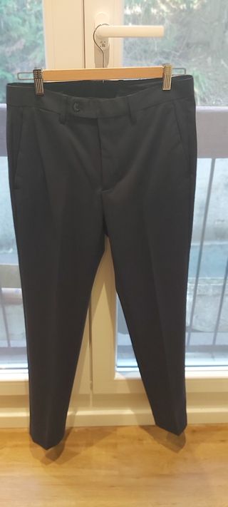 Traje para joven con camisa incluida