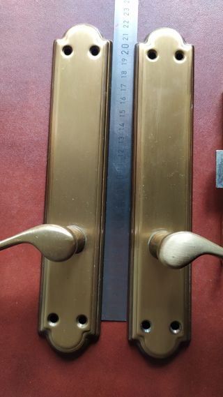 Manillas puerta con resbalón