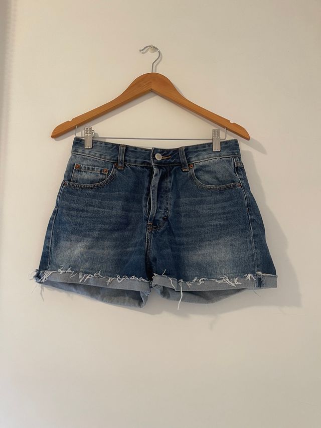 PANTALONES VAQUEROS AZULES CORTOS