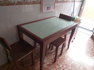 CONJUNTO MESA DE COCINA Y SILLAS