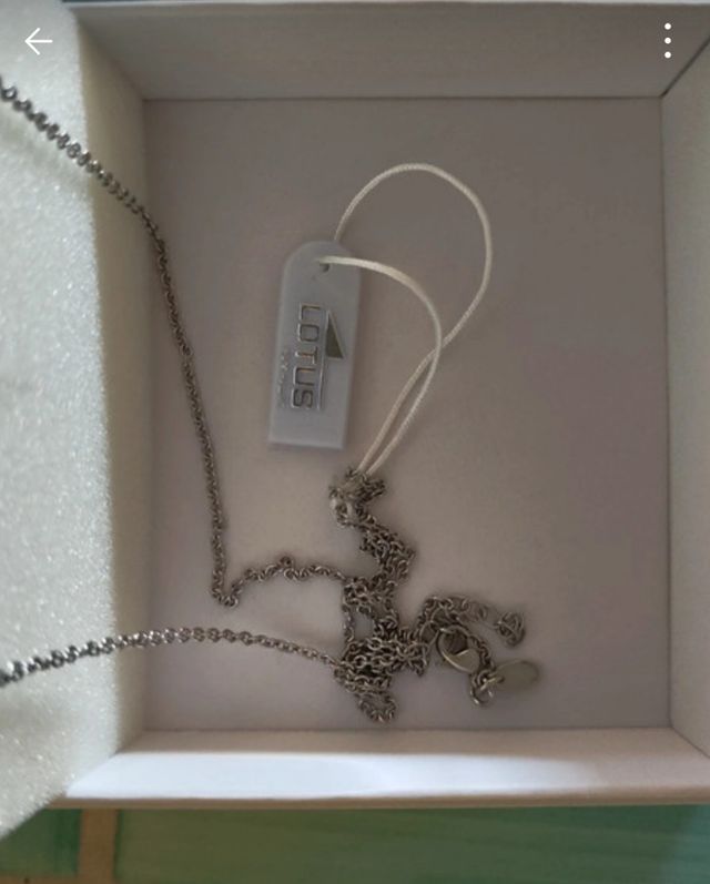 Collana con pendente "Lotus"